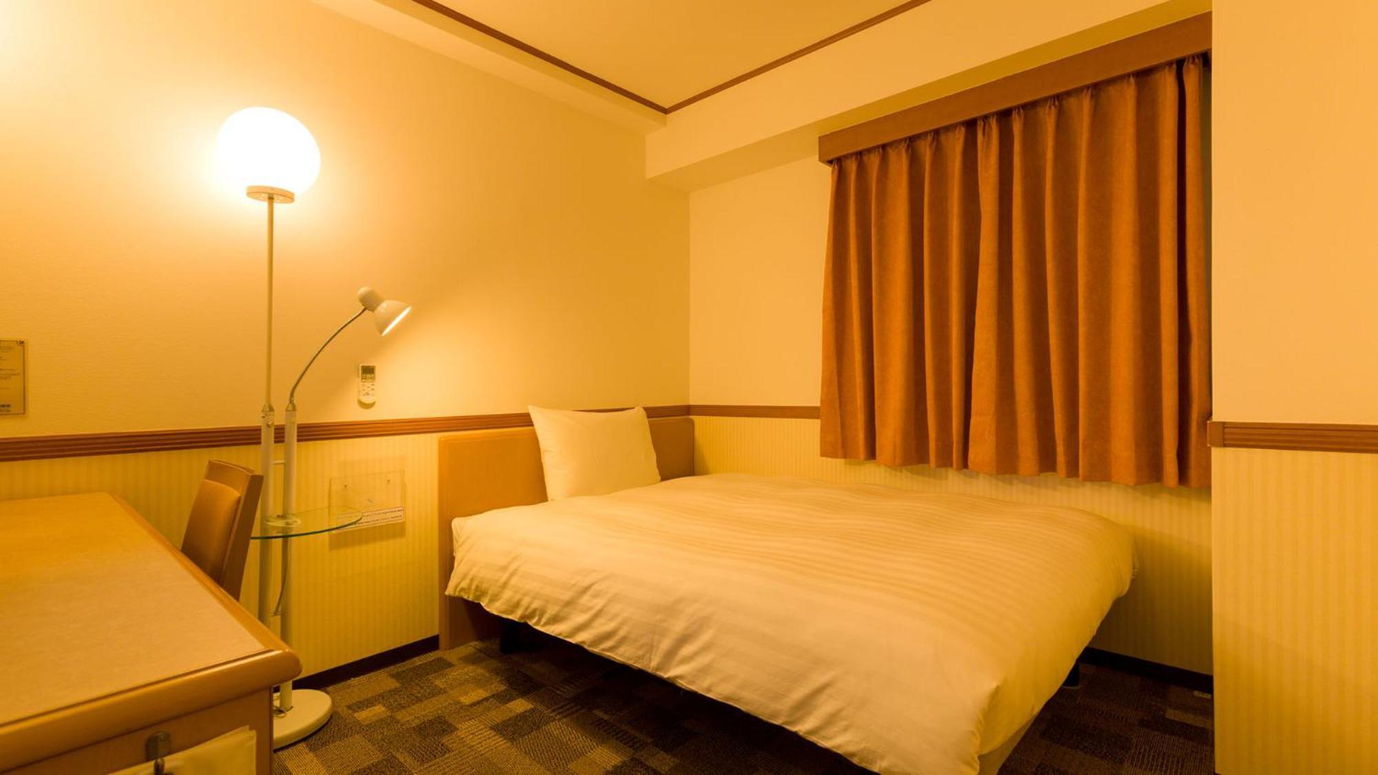 Toyoko Inn Okinawa Naha Asahibashi Ekimae Værelse billede